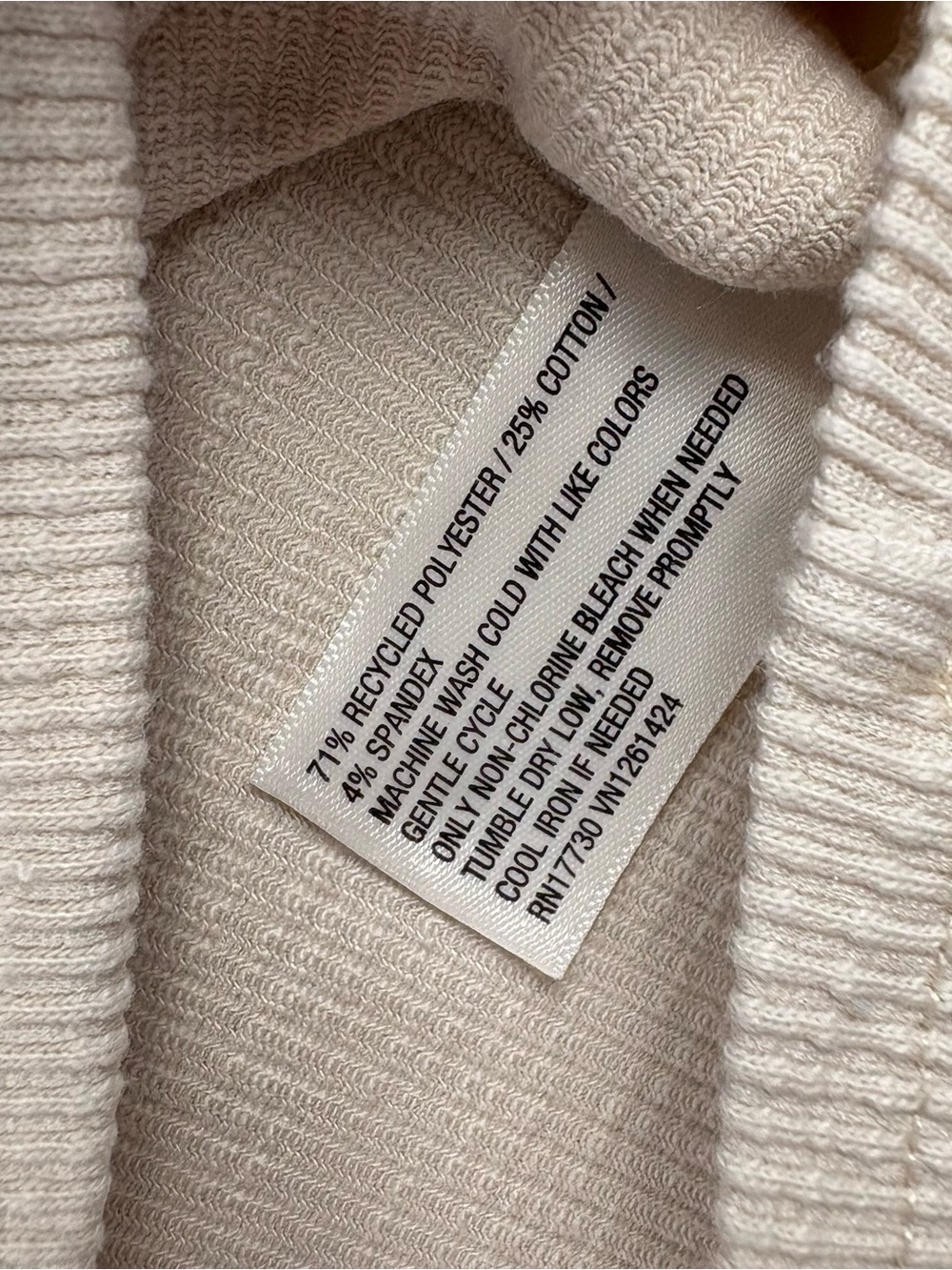 Wild Fable Ribbed V-Neck Cap Sleeves Top in Light Beige Sz Small - Picture 3 of 10